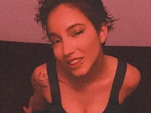 Myfreecams Nude Webcam of Laura_hills18