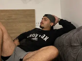 Streamate Adult Webcams of Andrewolson