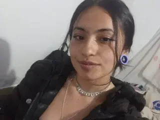 Streamate Live Sex Cam of Sofisexxx69