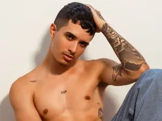 Streamate Nude Webcam of SamMontenegro