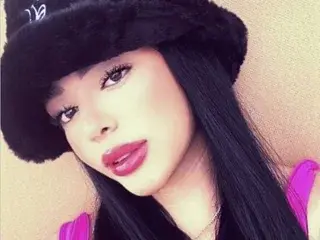 Streamate Adult Video Chat of KarinaBellucci