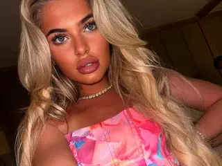 Streamate Free Porn Cam of Blondebrookex