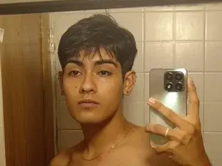 Streamate Watch Live Sex Cams of Tyler_Cruz