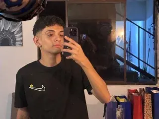 Streamate Live Porn of AllanCollins