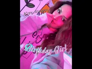 Streamate Adult Webcams of Alyx_Singer