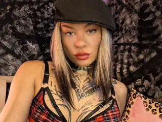 Streamate Sex Chat of LizzieRascalli