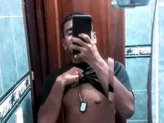 Streamate Live Sex Cam of Maxi_Eli26