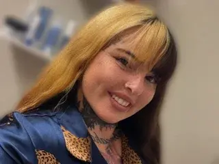 Streamate Live Sex Cam of HoneyDripsOnYou