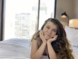 Streamate Live Sex Cam of Trixieiris