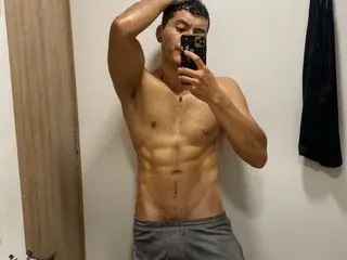Streamate Free Porn Cam of AronMuller