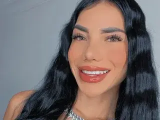 Streamate Free Live Porn of Emiliana_Saenz