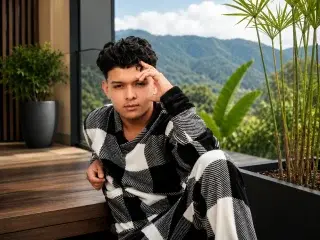Streamate Free Porn Cam of NathanBroks