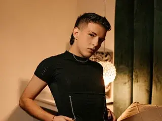 Streamate Live Sex Cam of LuccaRicci