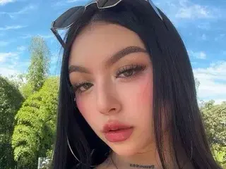 Streamate Live Sex Cam of SaraBlosom