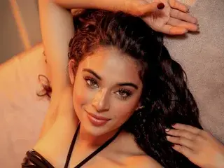 Streamate Best live sex cam show of SaraMonserrat