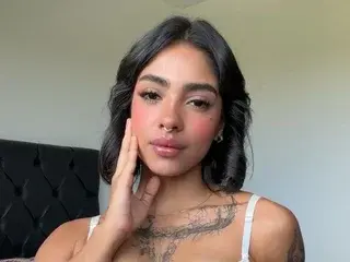 Streamate Sex Chat of Kiara_Elyon