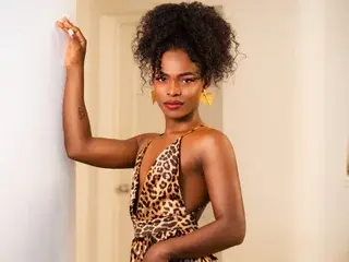 Streamate Sex Cam of RayzaLebons