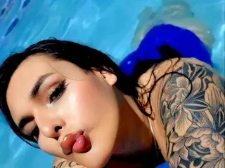Streamate Live Sex Cam of Sarah_Dolls