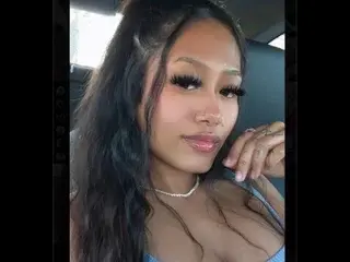 Streamate Live Porn of KikiRoseXO