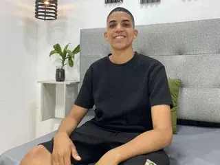 Streamate Free Live Porn of LukazCaballero