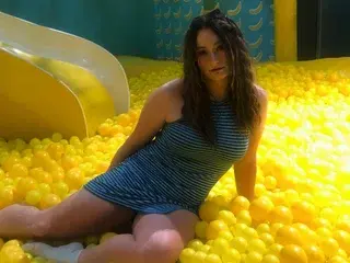 Streamate Best live sex cam show of MiaMoose