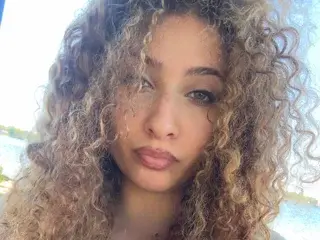 Streamate Live Sex Cam of LuluToofire