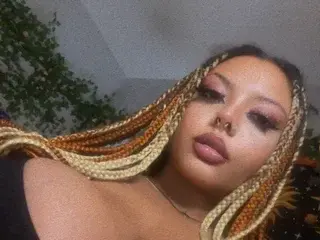 Streamate Nude Webcam of HolleyNicholes