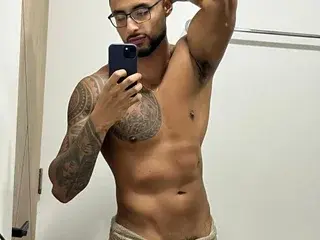 Streamate Sex Chat of LiamGarcia19