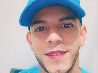 Streamate Live Sex Cam of adamjoness
