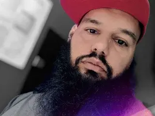 Streamate Free Porn Cam of GuesssWho24