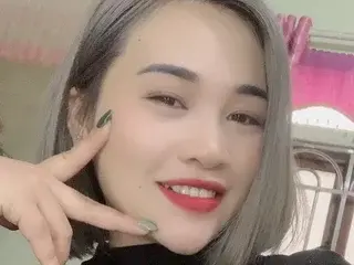 Streamate Watch Live Sex Cams of SuryBee