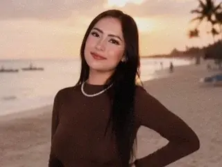 Streamate Nude Webcam of DenniseHilton