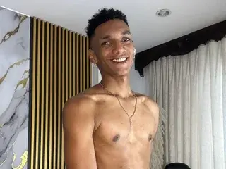 Streamate Nude Webcam of JulientSaint