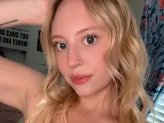 Streamate Adult Webcam of LiliTurnerxo