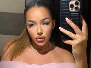 Streamate Live Sex Cam of LisaLorenz