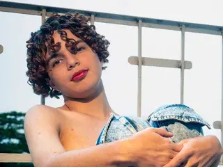 Streamate Watch Live Sex Cams of Skkyee_angel