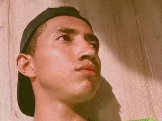 Streamate Sex Cam of DanteBrow