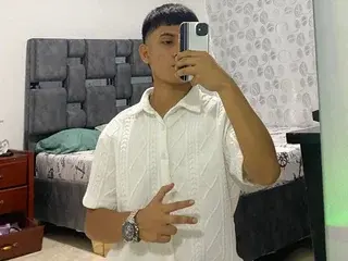 Streamate Best Webcam of SantiagoCool