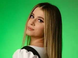 Streamate Sex Cam of AlisAnne