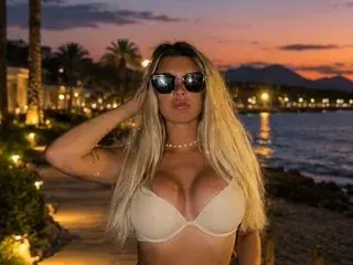 Streamate Adult Webcam of SharaBell