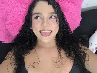 Streamate Live Sex Cam of SaraMacleod