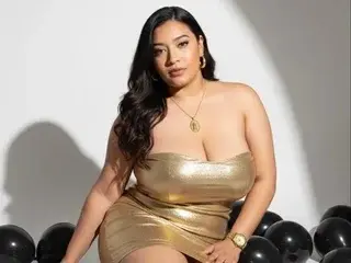 Streamate Watch Live Sex Cams of MirethBigboobs