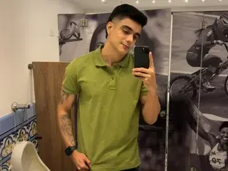 Streamate Nude Webcam of Adamasoa