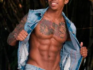 Streamate Live Sex Cam of BraytonGordon