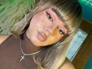 Streamate Free Porn Cam of TIFFANY_MOREIN