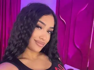 Streamate Adult Webcam of Kira_Krush