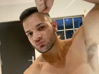 Streamate Private Sex Chat of FrezisYmuscle