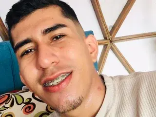 Streamate Watch Live Sex Cams of BrunoHard