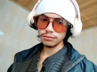 Streamate Free Live Porn of Frankie_Lm