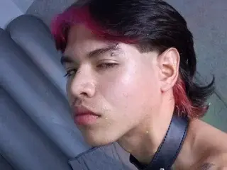 Streamate Free Live Porn of Bennet_Gray